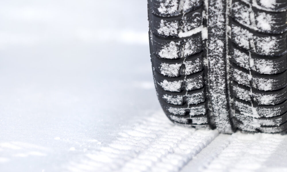 Chaînes à neige ou chaussettes neige : quel choix faire ?